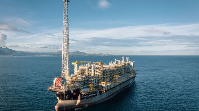 Produção de petróleo da União bate recorde e ganha peso no pré-sal